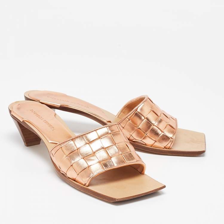 Pre Owned Bottega Veneta Rose Gold Intrecciato Leather Slide Sandals Size 39