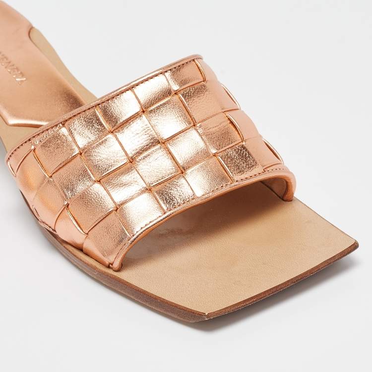 Pre Owned Bottega Veneta Rose Gold Intrecciato Leather Slide Sandals Size 39