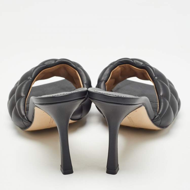 مملوكة مسبقًا Bottega Veneta Black Quilted Leather Slide Sandals Size 39