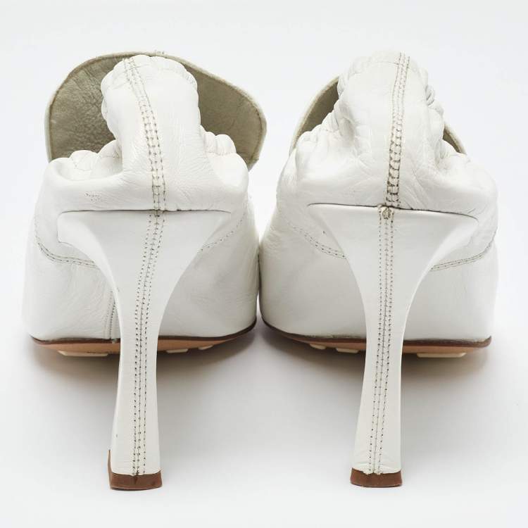 Pre Owned Bottega Veneta White Leather Square Toe Pumps Size 38
