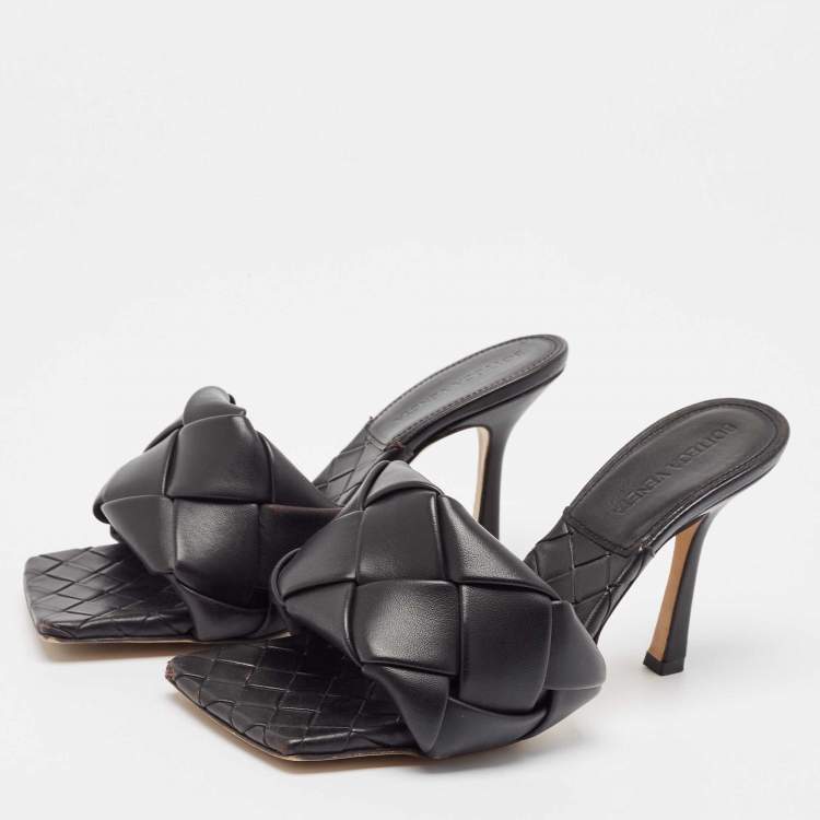 مملوكة مسبقًا Bottega Veneta Black Woven Leather Lido Slide Sandals Size 36