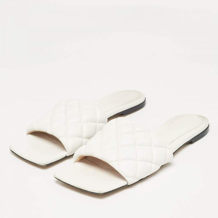 Pre Owned Bottega Veneta White Padded Leather Flat Slides Size 40