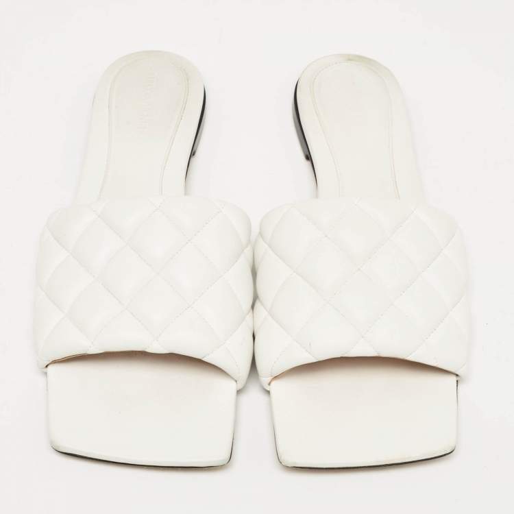 Pre Owned Bottega Veneta White Padded Leather Flat Slides Size 40