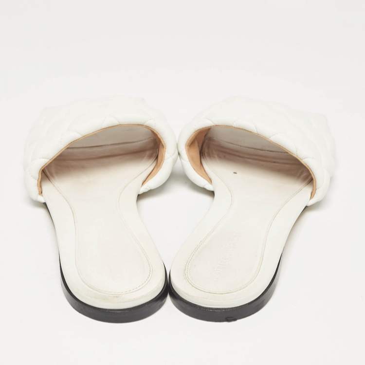 Pre Owned Bottega Veneta White Padded Leather Flat Slides Size 40