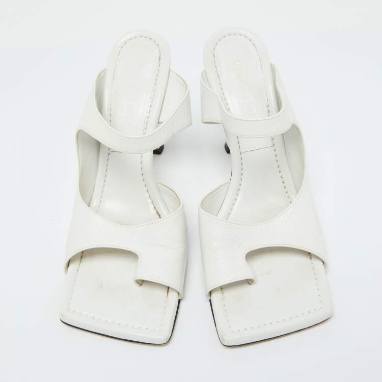 Pre Owned Bottega Veneta White Leather Thong Slide Sandals Size 37.5
