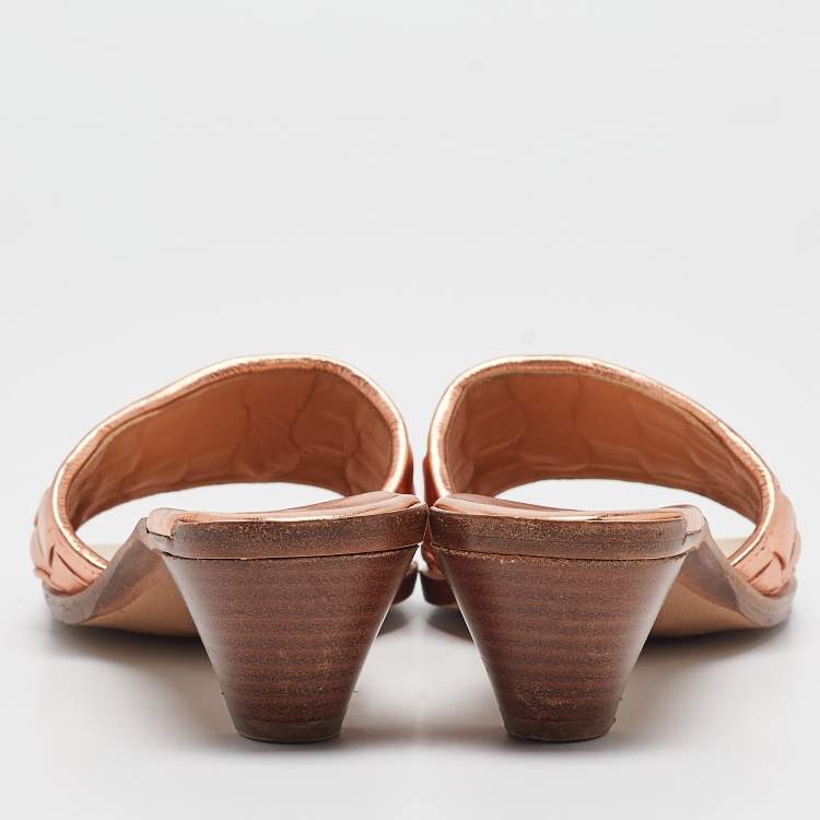 Pre Owned Bottega Veneta Metallic Gold Woven Leather Slide Sandals Size 36.5