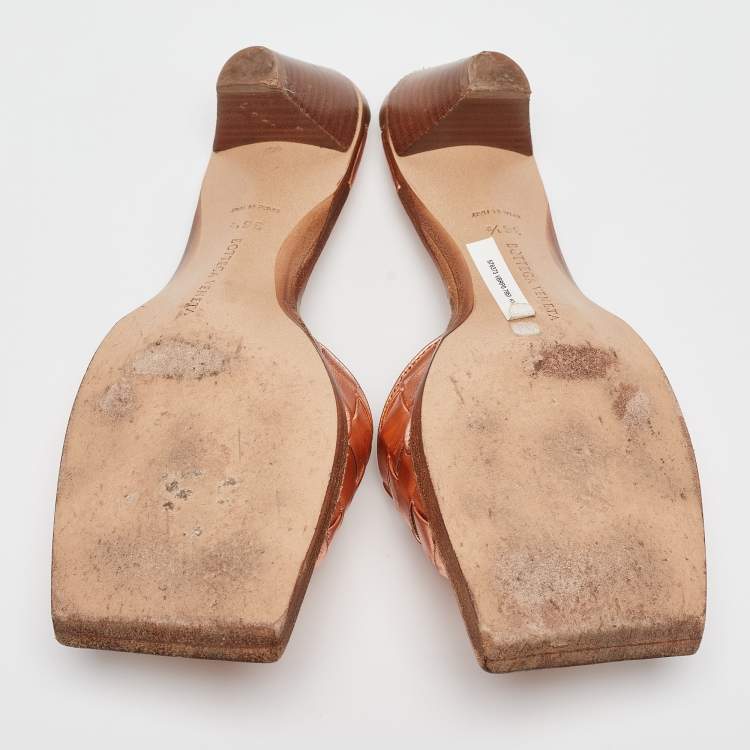 Pre Owned Bottega Veneta Metallic Gold Woven Leather Slide Sandals Size 36.5