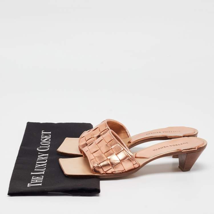 Pre Owned Bottega Veneta Metallic Gold Woven Leather Slide Sandals Size 36.5