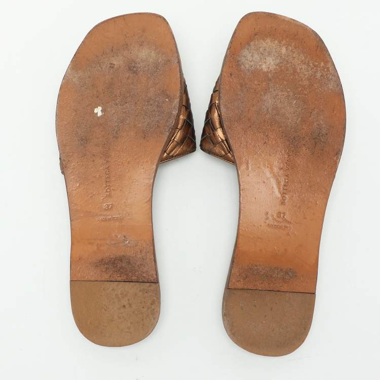 Pre Owned Bottega Veneta Gold Intrecciato Leather Flat Slides Size 37