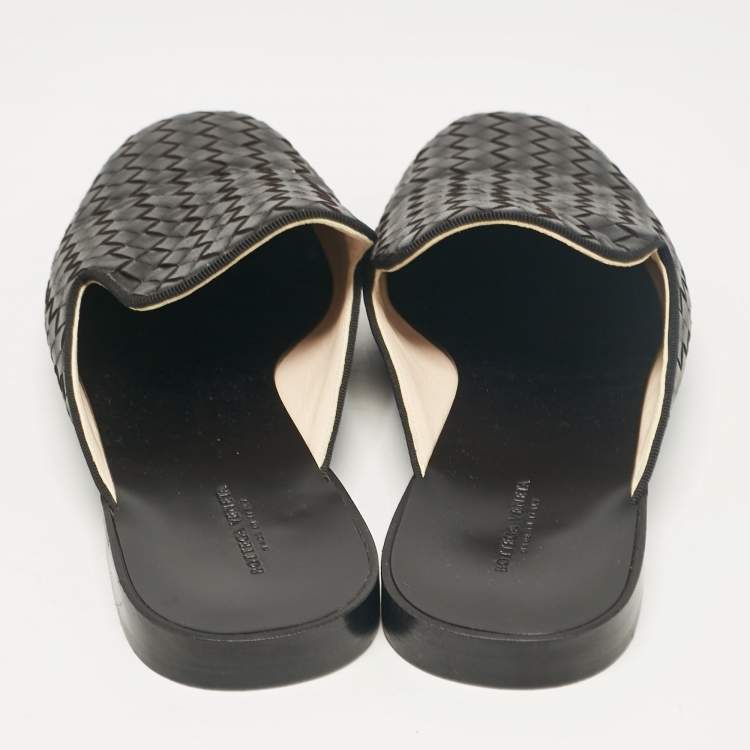 Pre Owned Bottega Veneta Black Intrecciato Leather Fiandra Flat Mules Size 40.5