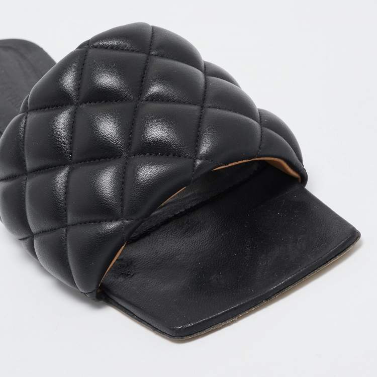 Pre Owned Bottega Veneta Black Leather Lido Flat Slides Size 39
