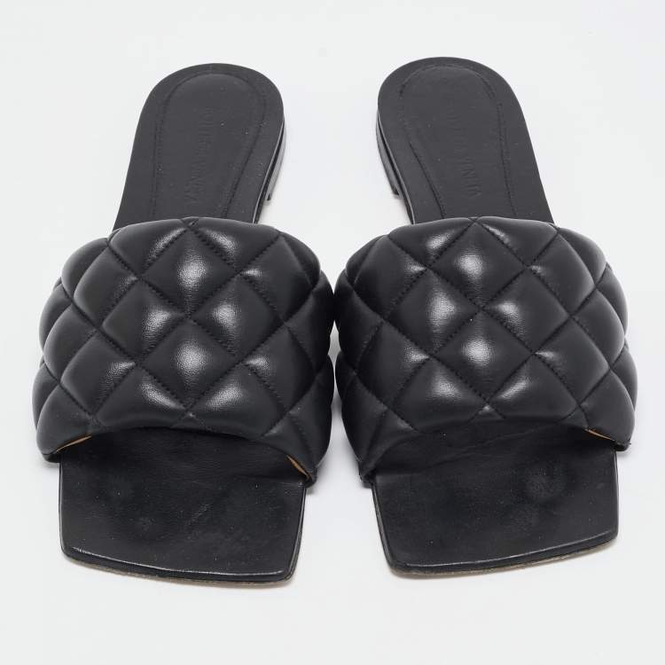 Pre Owned Bottega Veneta Black Leather Lido Flat Slides Size 39