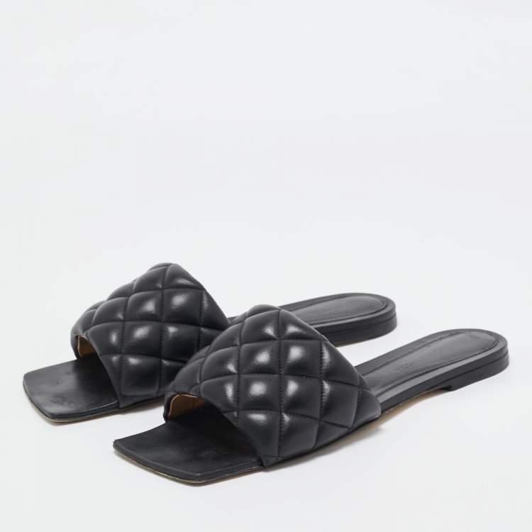 Pre Owned Bottega Veneta Black Leather Lido Flat Slides Size 39