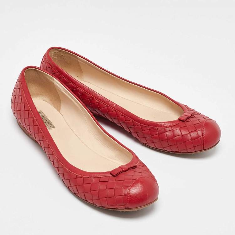Pre Owned Bottega Veneta Red Intrecciato Leather Ballet Flats Size 38