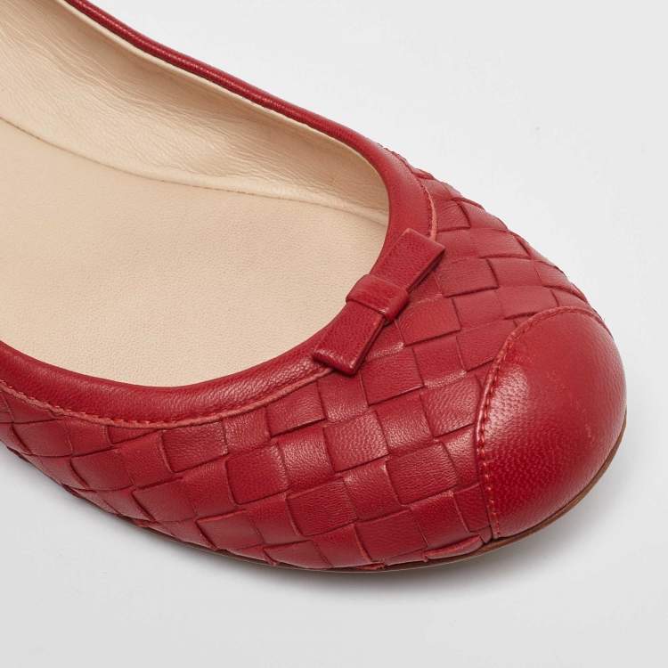 Pre Owned Bottega Veneta Red Intrecciato Leather Ballet Flats Size 38