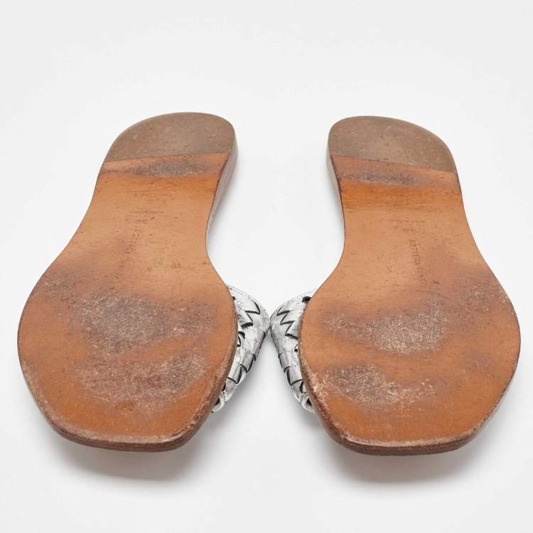 Pre Owned Bottega Veneta Silver Intrecciato Leather Flat Slides Size 39