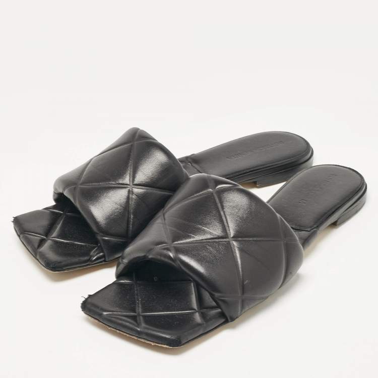 Pre Owned Bottega Veneta Black Quilted Leather Flat Slides Size 42
