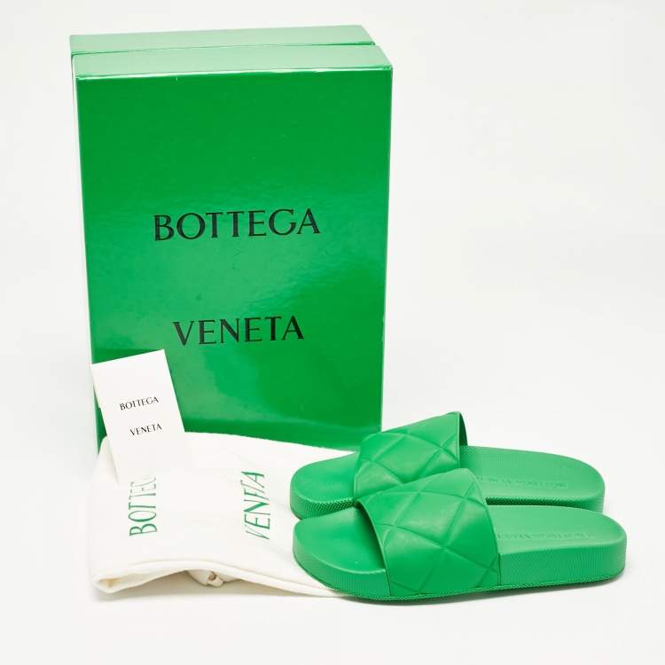 Pre Owned Bottega Veneta Green Rubber Pool Slides Size 35