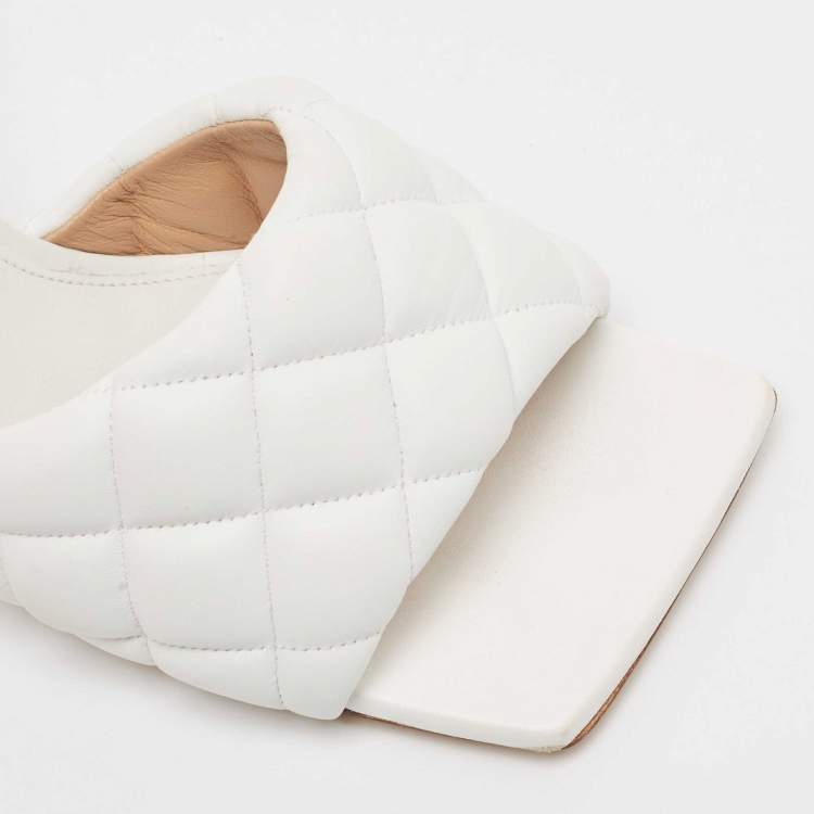 Pre Owned Bottega Veneta White Leather Lido Slide Sandals Size 38.5