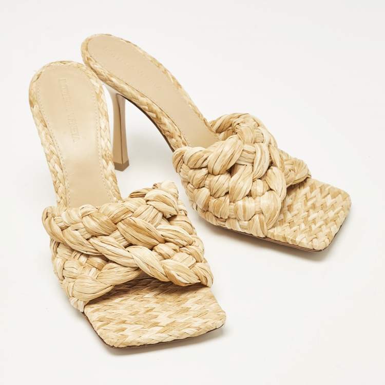 Pre Owned Bottega Veneta Beige Woven Raffia Lido Slide Sandals Size 39