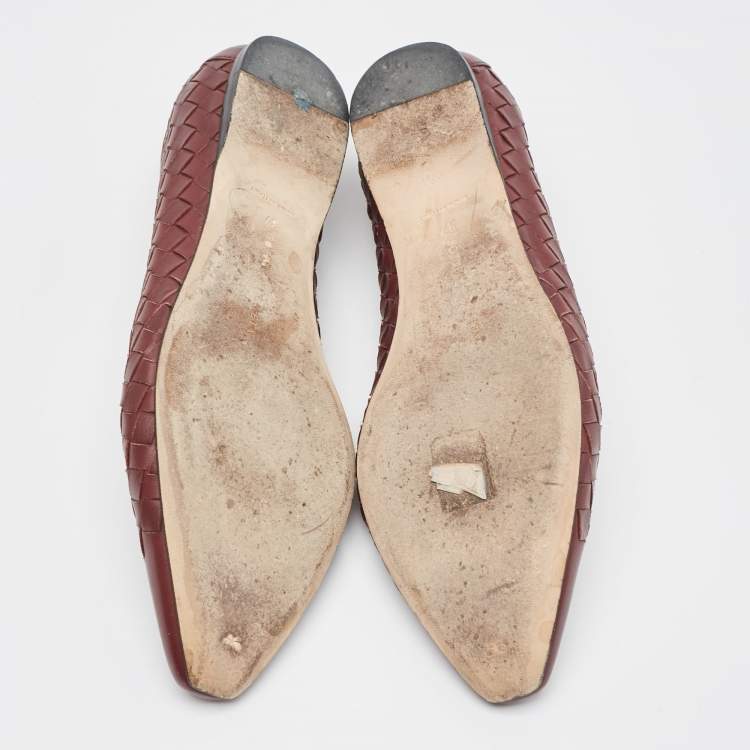 مملوكة مسبقًا Bottega Veneta Burgundy Intrecciato Leather Ballet Flats Size 37