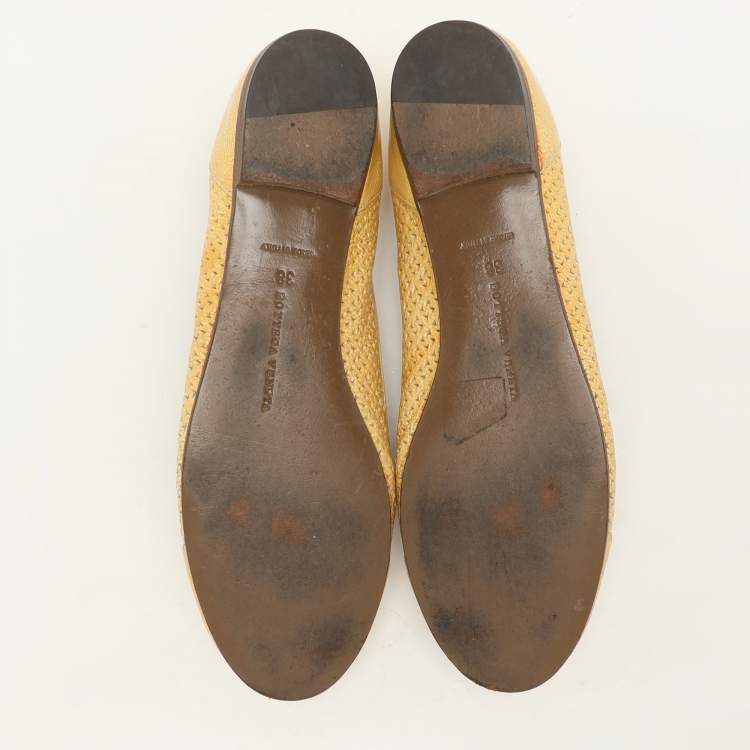 Pre Owned Bottega Veneta Yellow Laser Cut Textured Leather Ballet Flats Size 38