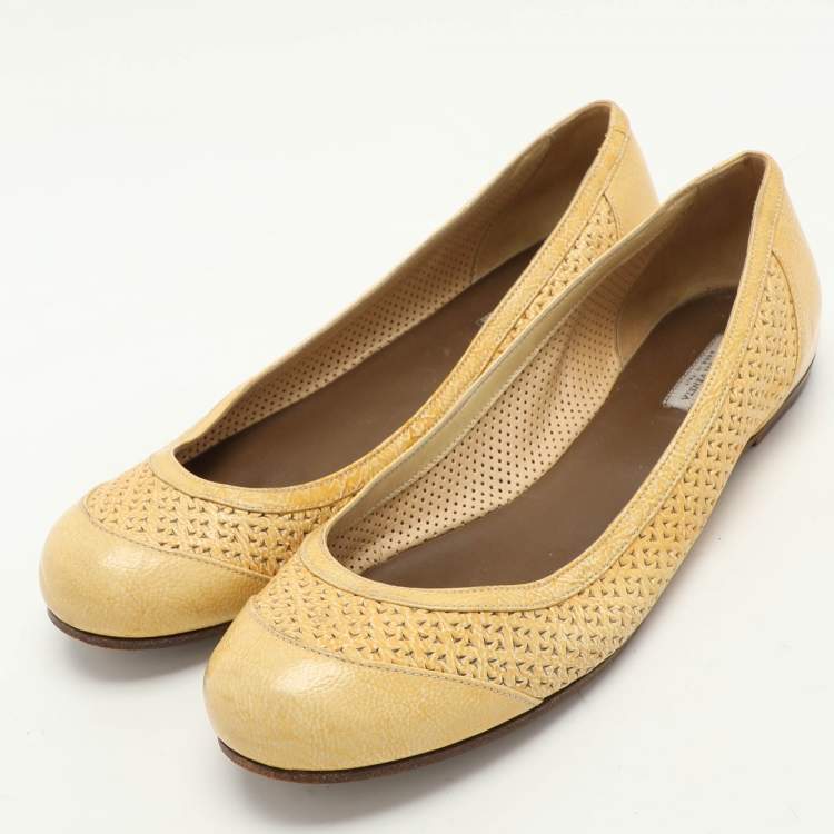 Pre Owned Bottega Veneta Yellow Laser Cut Textured Leather Ballet Flats Size 38