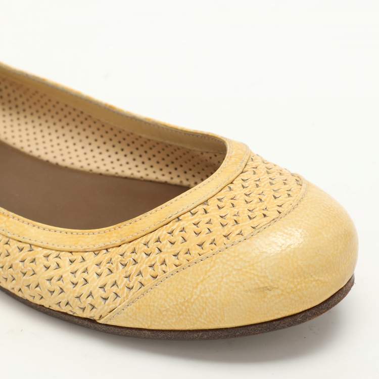 Pre Owned Bottega Veneta Yellow Laser Cut Textured Leather Ballet Flats Size 38