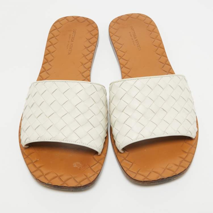 Pre Owned Bottega Veneta White Intrecciato Leather Flat Slides Size 38