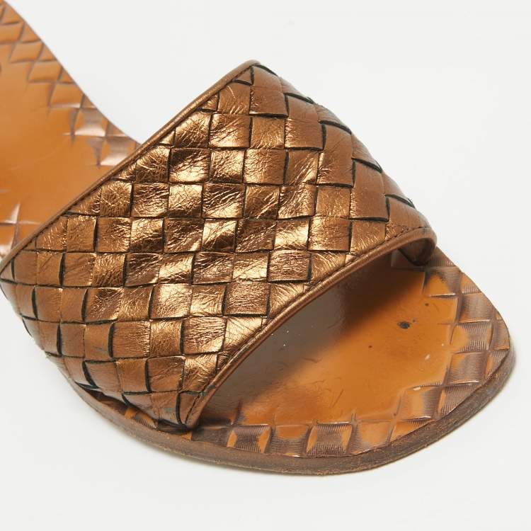Pre Owned Bottega Veneta Metallic Intrecciato Leather Ravello Slide Sandals Size 40.5