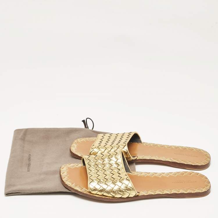 Pre Owned Bottega Veneta Gold Intrecciato Leather Flat Slides Size 40.5