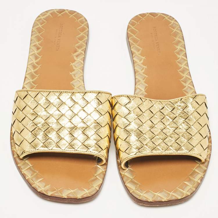 Pre Owned Bottega Veneta Gold Intrecciato Leather Flat Slides Size 40.5