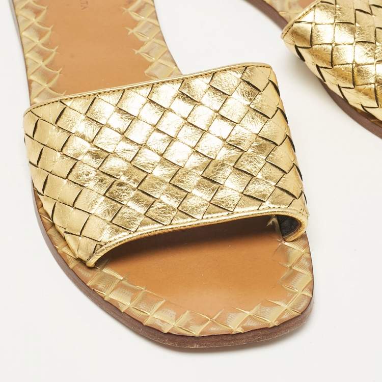 Pre Owned Bottega Veneta Gold Intrecciato Leather Flat Slides Size 40.5