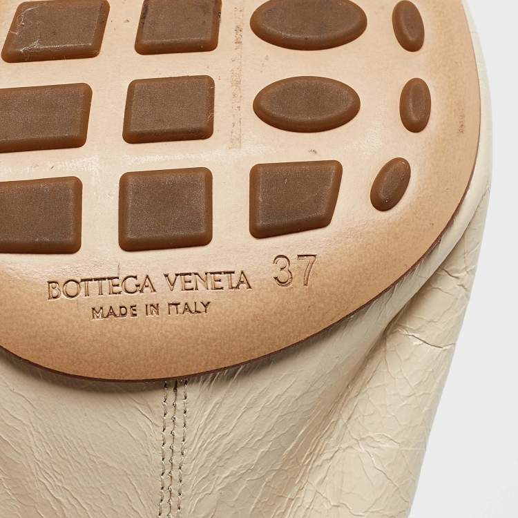 Pre Owned Bottega Veneta Cream Leather Plexiglass Almond Pumps Size 37
