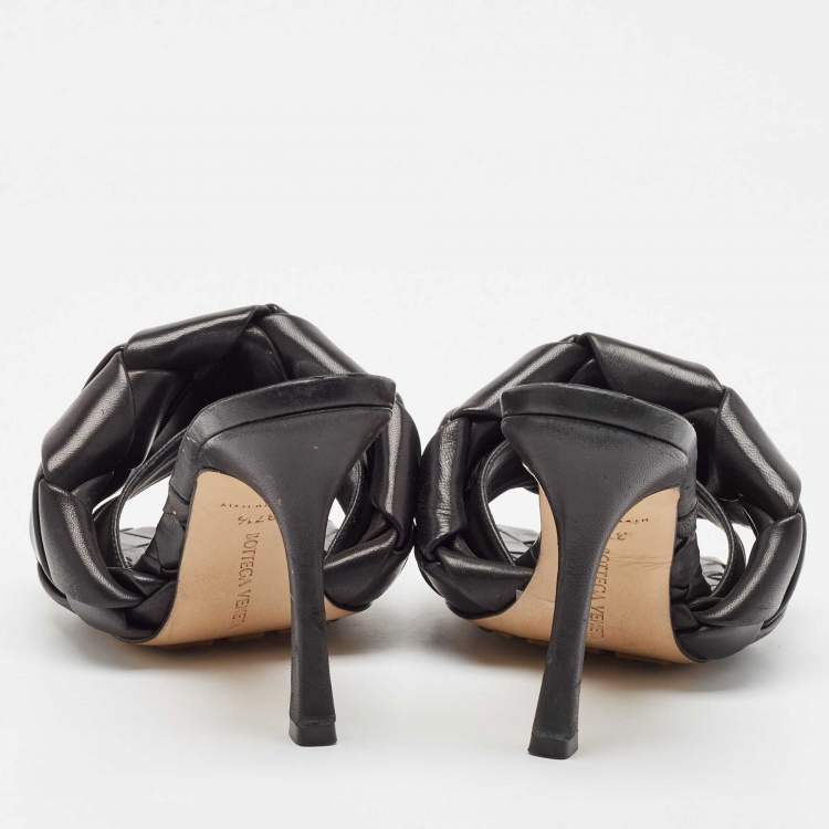 مملوكة مسبقًا Bottega Veneta Black Intrecciato Leather Lido Slide Sandals Size 37.5