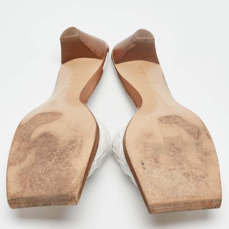Pre Owned Bottega Veneta White Intrecciato Leather Slide Sandals Size 39