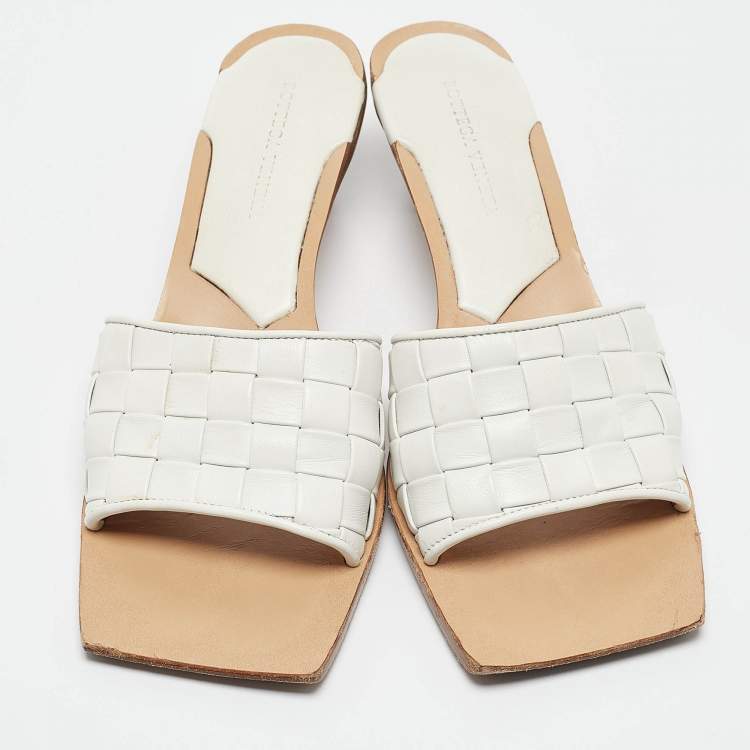 Pre Owned Bottega Veneta White Intrecciato Leather Slide Sandals Size 39