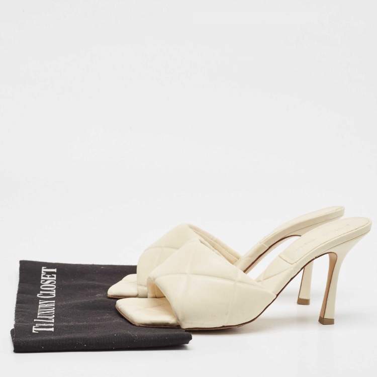 Pre Owned Bottega Veneta Cream Quilted Leather Lido Slide Sandals Size 38.5