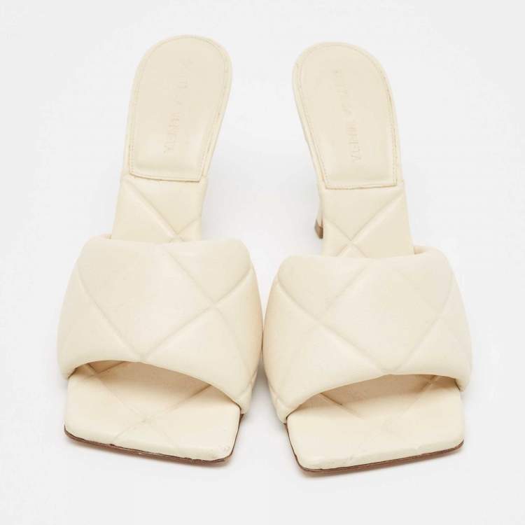 Pre Owned Bottega Veneta Cream Quilted Leather Lido Slide Sandals Size 38.5