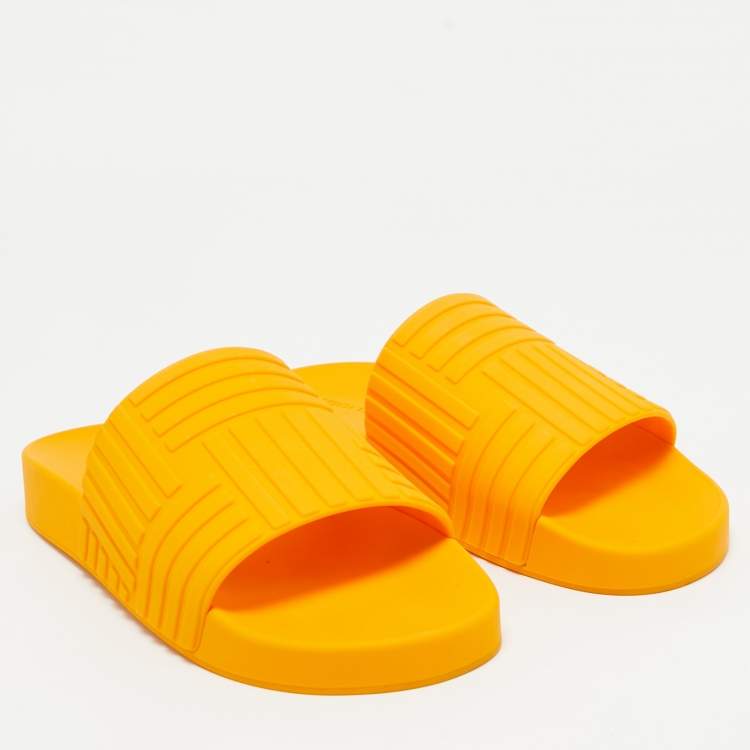 Pre Owned Bottega Veneta Orange Rubber Flat Slides Size 37