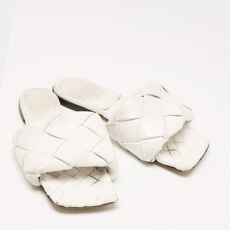 Pre Owned Bottega Veneta White Woven Leather Lido Flat Slides Size 37.5