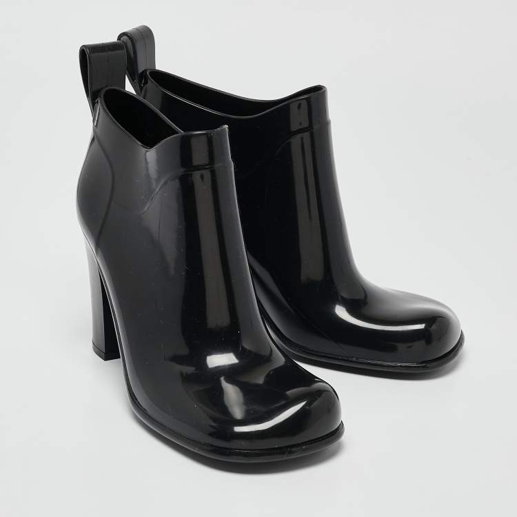 Pre Owned Bottega Veneta Black Rubber Ankle Boots Size 39