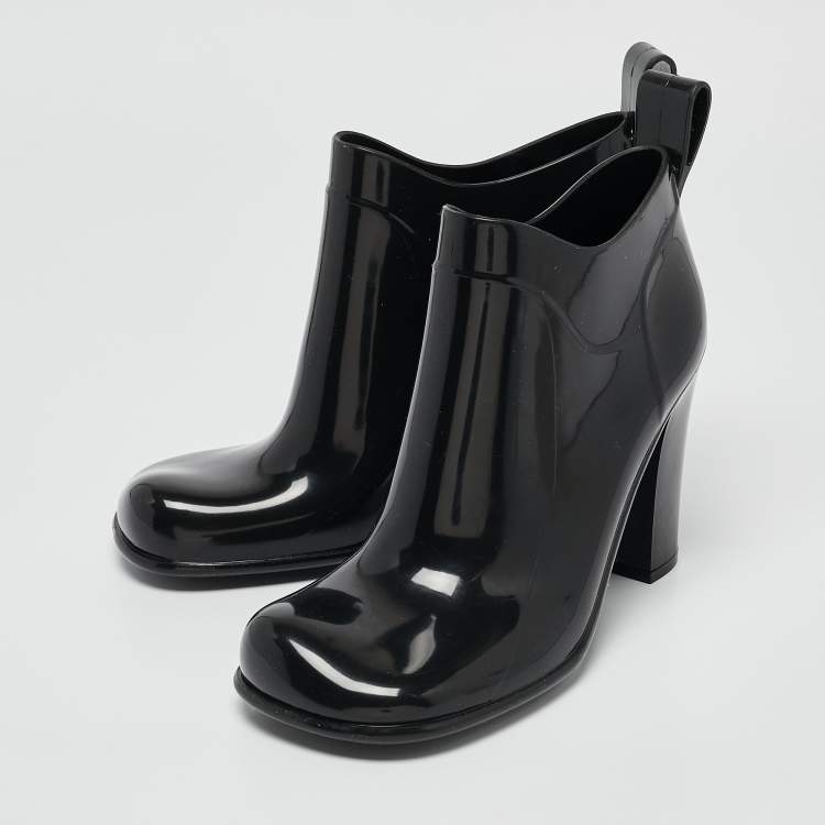 Pre Owned Bottega Veneta Black Rubber Ankle Boots Size 39