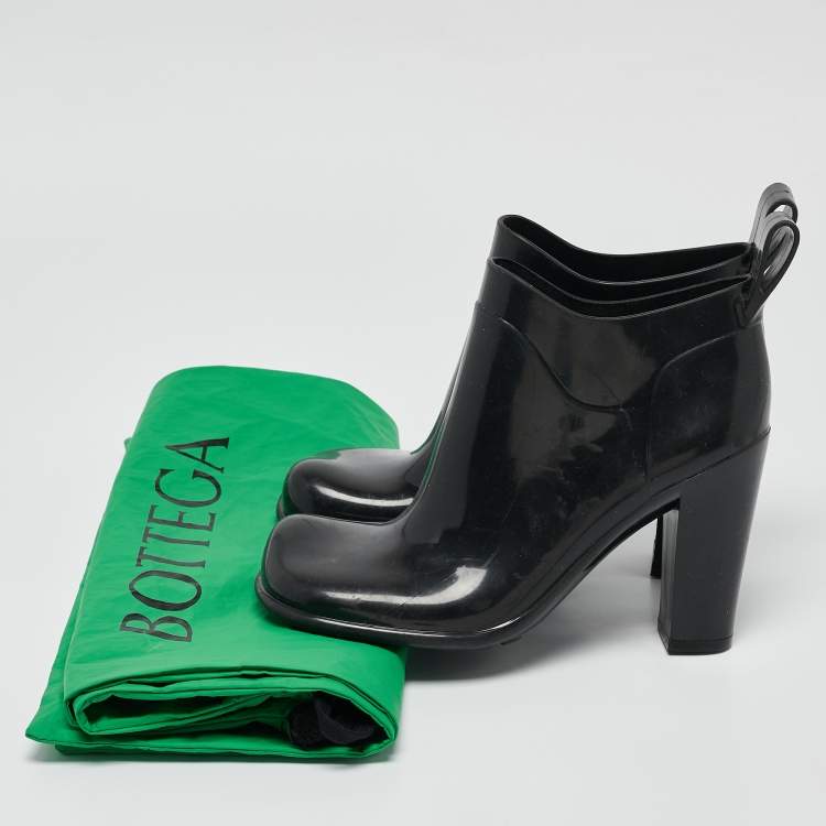 Pre Owned Bottega Veneta Black Rubber Ankle Boots Size 37