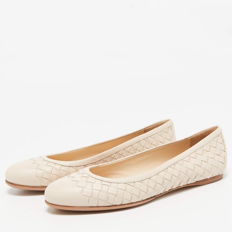 مملوكة مسبقًا Bottega Veneta Light Pink Intrecciato Leather Ballet Flats Size 36.5
