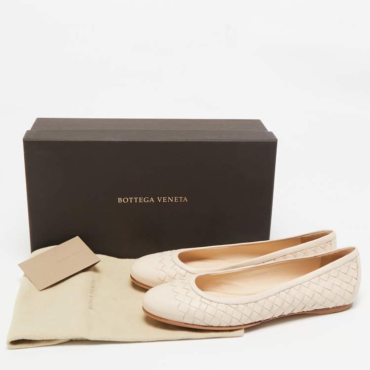 مملوكة مسبقًا Bottega Veneta Light Pink Intrecciato Leather Ballet Flats Size 36.5