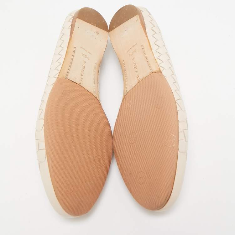 مملوكة مسبقًا Bottega Veneta Light Pink Intrecciato Leather Ballet Flats Size 36.5