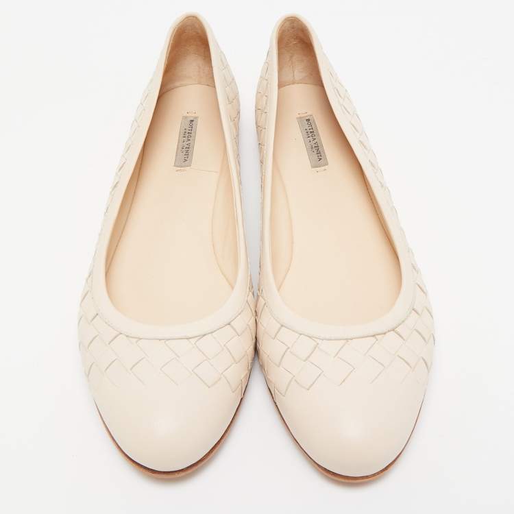 مملوكة مسبقًا Bottega Veneta Light Pink Intrecciato Leather Ballet Flats Size 36.5