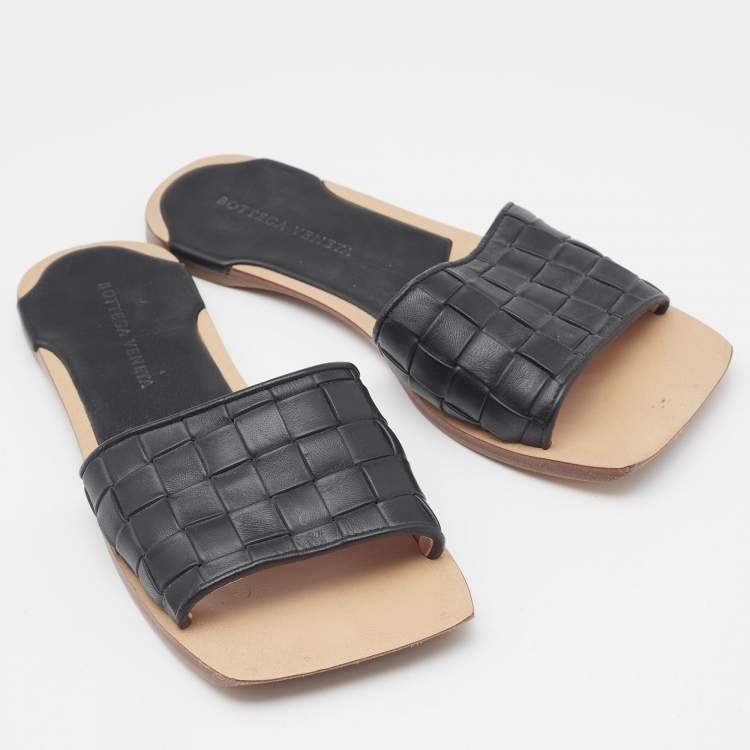 Pre Owned Bottega Veneta Black Quilted Leather Lido Flat Slides Size 36