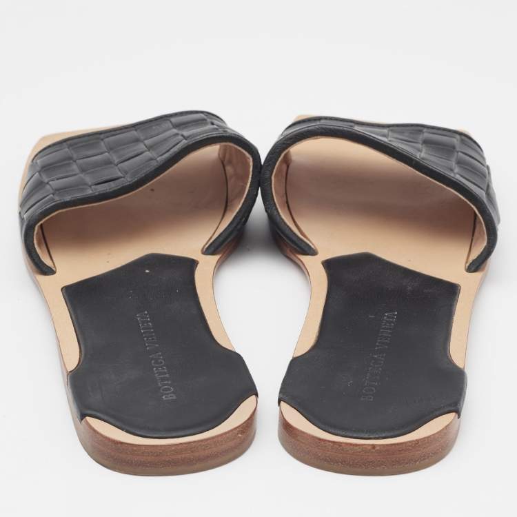 Pre Owned Bottega Veneta Black Quilted Leather Lido Flat Slides Size 36